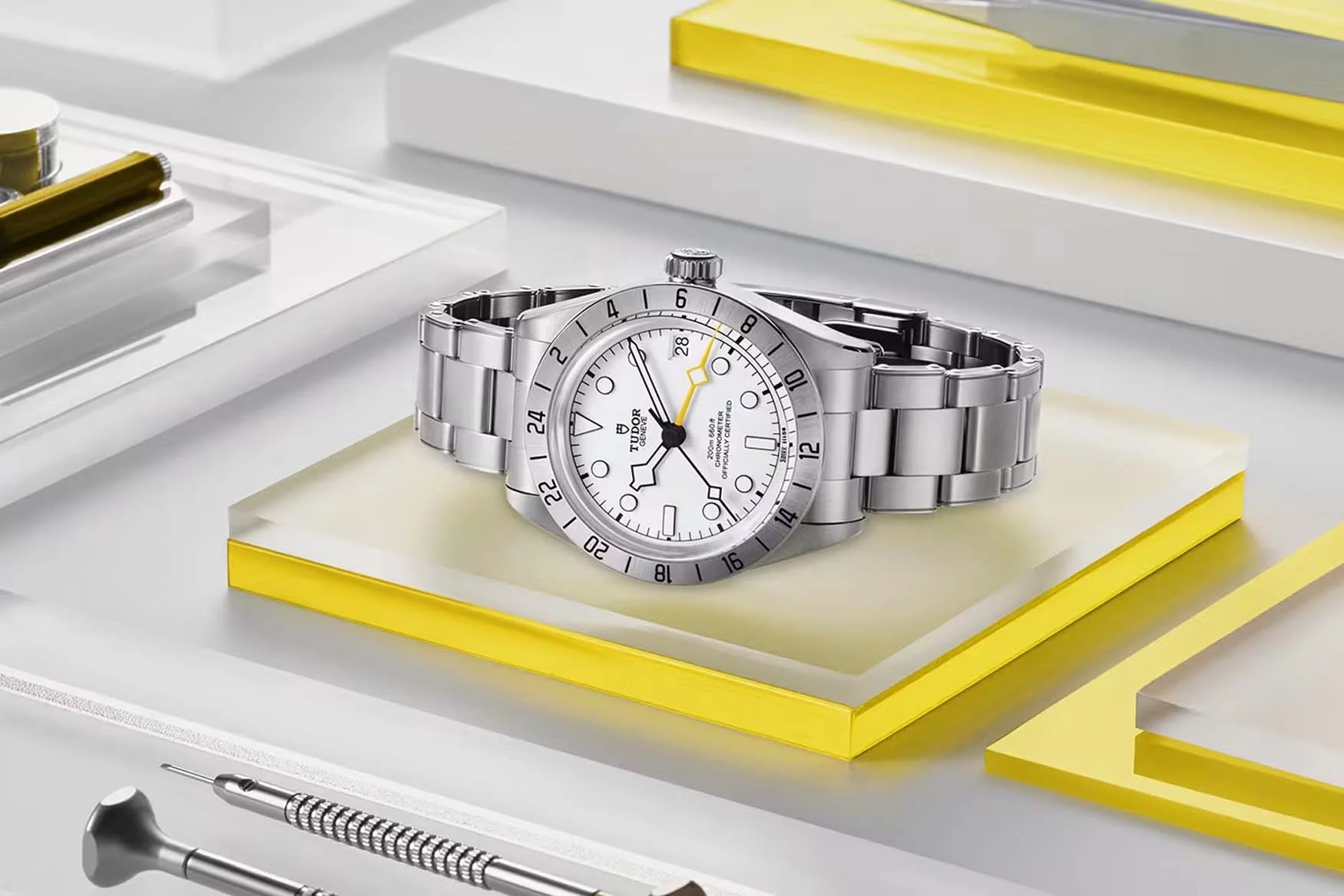 Tudor BB Pro opaline